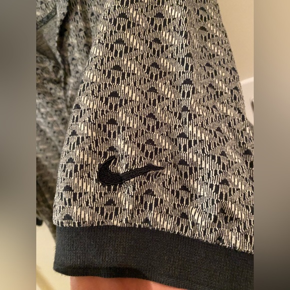 Nike Shirt - Picture 3 of 4
